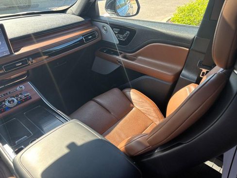 Used 2022 Lincoln Aviator Reserve w/ Equipment Group 201A image 14