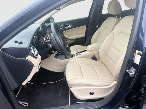 Used 2018 Mercedes-Benz GLA 250 4MATIC image 19