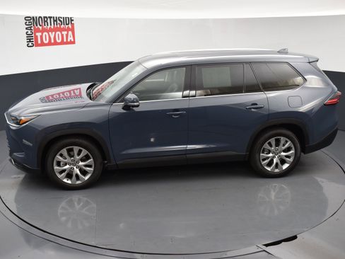 Used 2025 Toyota Grand Highlander AWD Hybrid image 27