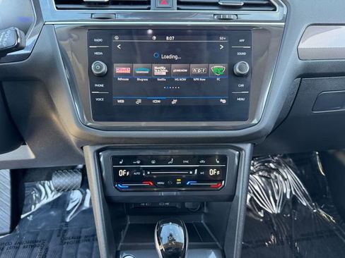 Used 2024 Volkswagen Tiguan SE FWD image 26