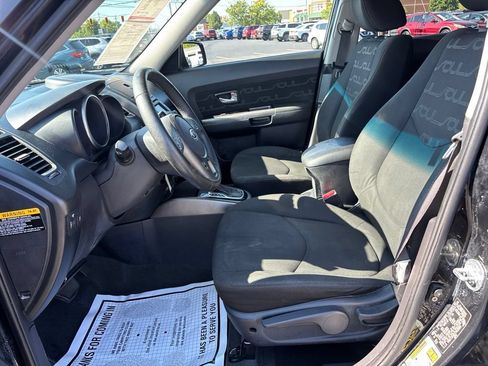 Used 2012 Kia Soul + FWD image 20