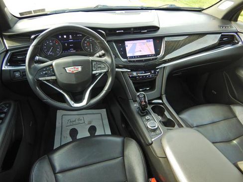 Used 2020 Cadillac XT6 Premium Luxury image 13