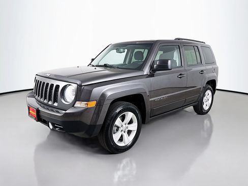 Used 2016 Jeep Patriot Sport w/ Power Value Group AWD/4WD image 3