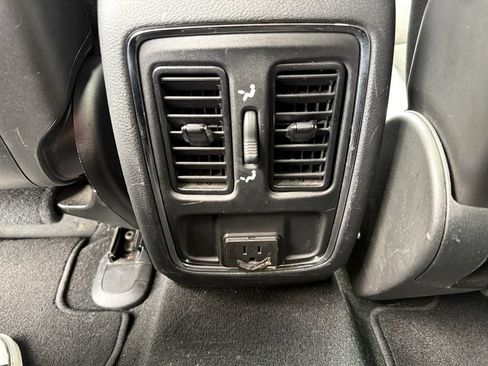 Used 2020 Jeep Grand Cherokee Altitude AWD/4WD image 38