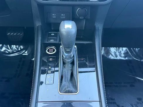 Used 2023 Nissan Kicks SR w/ SR Premium Package FWD image 33