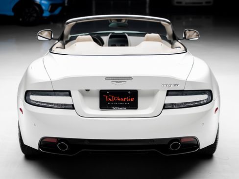 Used 2016 Aston Martin DB9 GT image 27