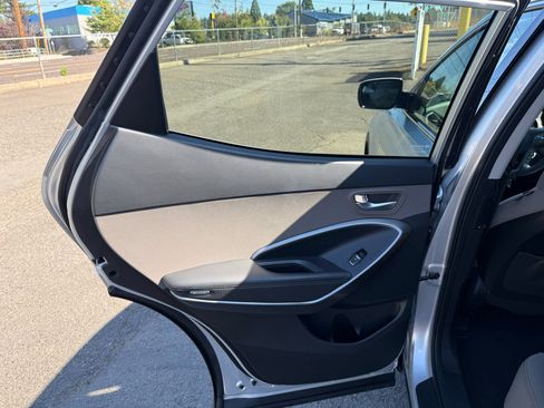 Used 2018 Hyundai Santa Fe Sport image 13