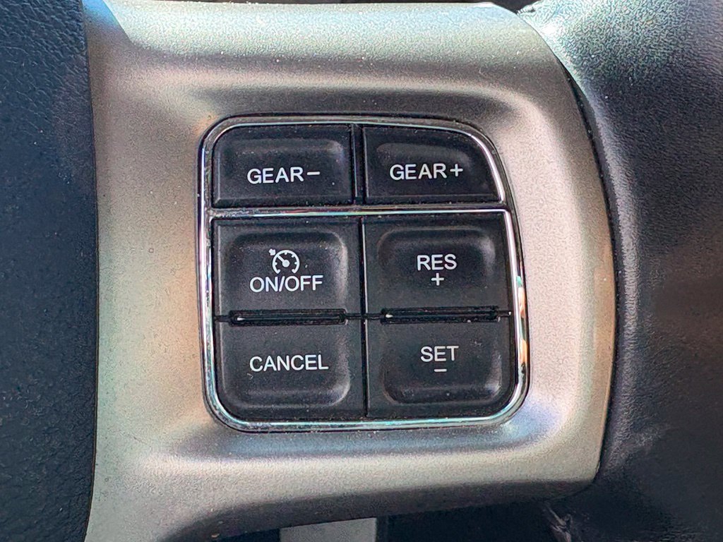 Used 2017 RAM 1500 Laramie AWD/4WD image 16