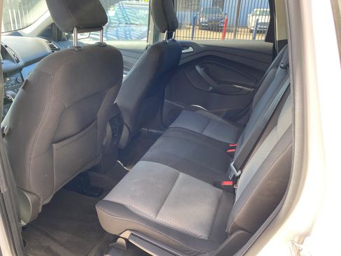 Used 2018 Ford Escape SE w/ SE SYNC Package image 9