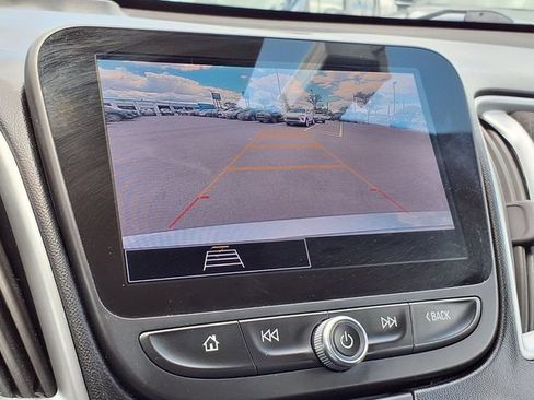 Used 2024 Chevrolet Malibu LT FWD image 9