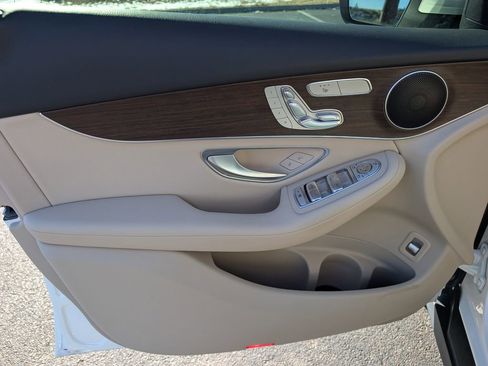 Used 2022 Mercedes-Benz GLC 300 4MATIC image 13