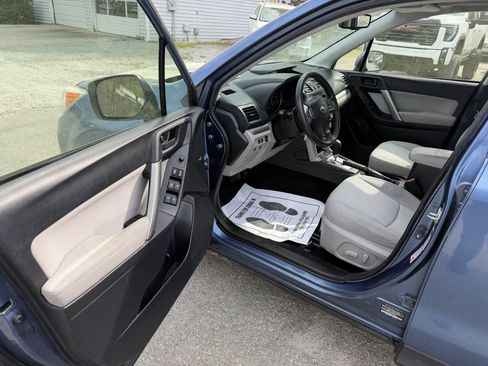 Used 2015 Subaru Forester 2.5i Premium w/ All-Weather Package AWD/4WD image 10