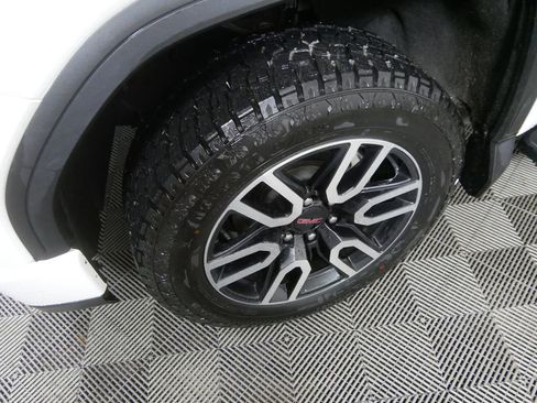 Used 2023 GMC Sierra 1500 AT4 w/ Technology Package image 9