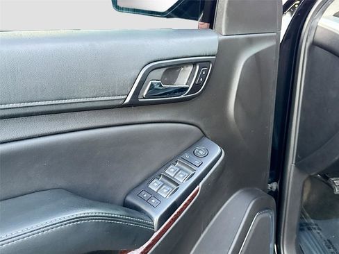 Used 2018 GMC Yukon XL SLE image 15