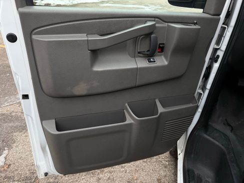 Used 2021 Chevrolet Express 2500 Work Van w/ Driver Convenience Package image 9