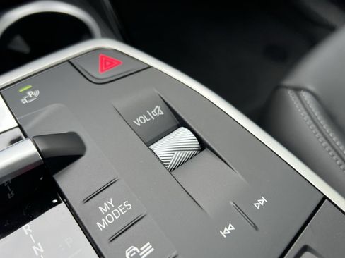 Certified 2025 BMW X1 xDrive28i w/ Technology Package image 15