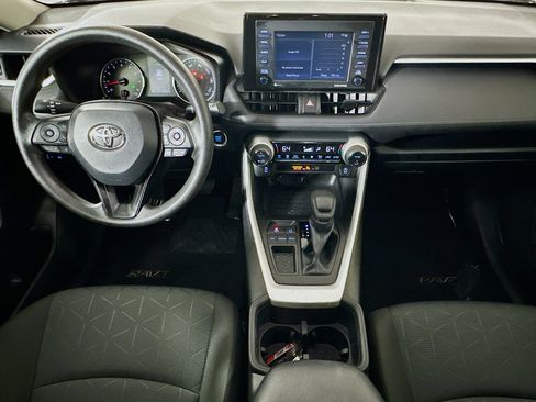 Used 2022 Toyota RAV4 XLE w/ Convenience Package image 27