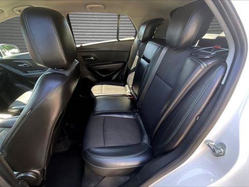 Used 2016 Chevrolet Trax LT w/ LT Convenience Package FWD image 21
