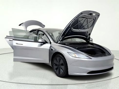 Used 2025 Tesla Model 3 Long Range RWD image 11