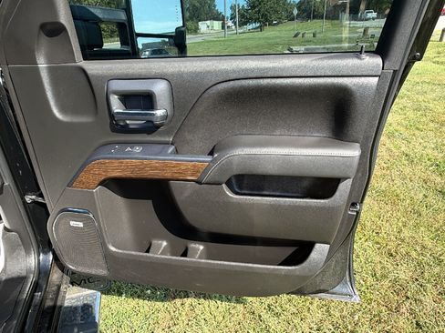 Used 2019 GMC Sierra 3500 Denali w/ Duramax Plus Package AWD/4WD image 19