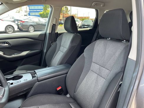 Used 2025 Nissan Rogue SV FWD image 29