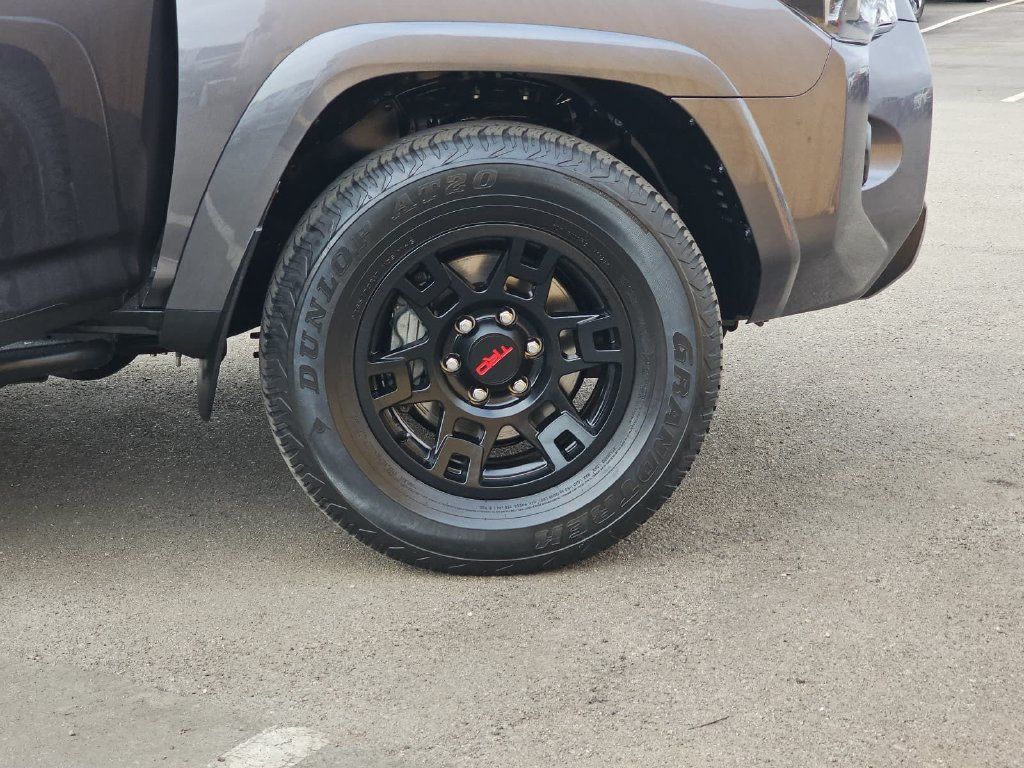 Used 2023 Toyota 4Runner TRD Off-Road Premium w/ Off Road Premium Plus Package AWD/4WD image 38