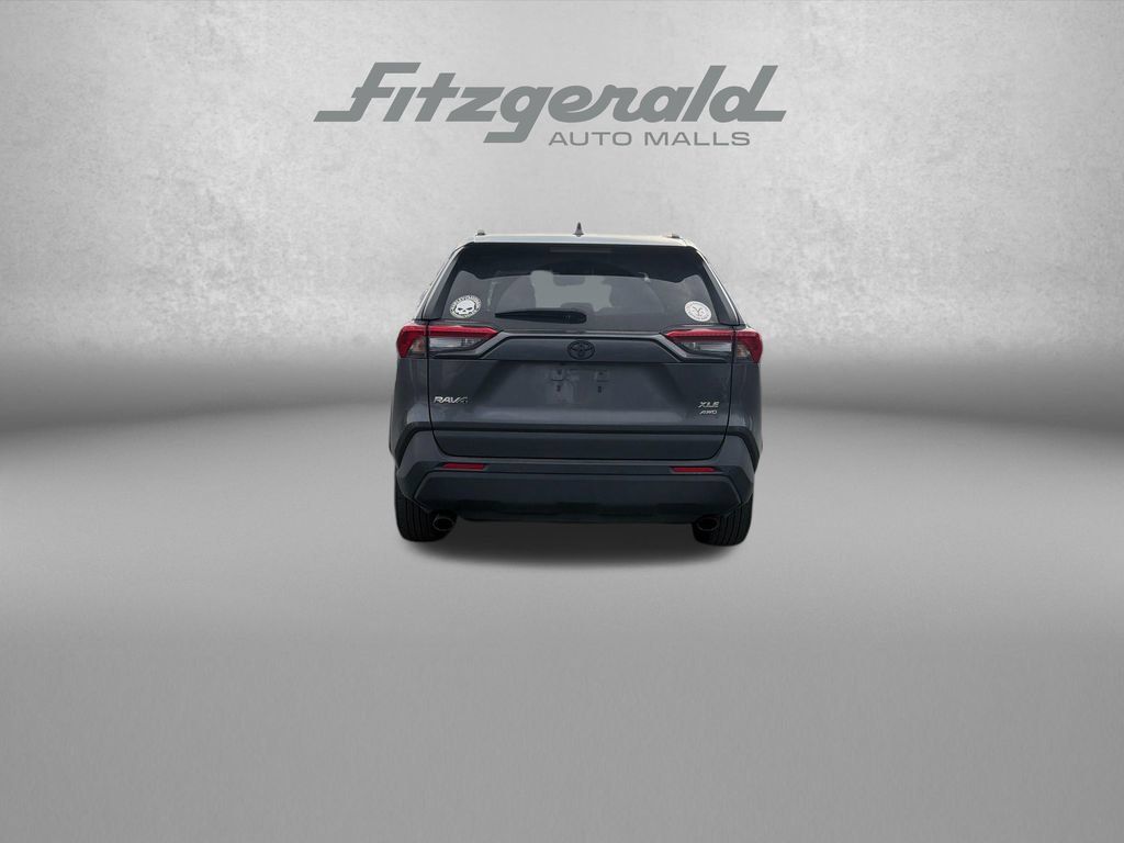 Used 2022 Toyota RAV4 XLE Premium AWD/4WD image 7