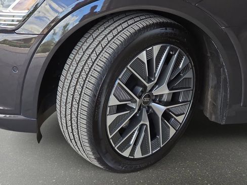 Used 2024 Audi Q8 e-tron Premium Plus AWD/4WD image 36