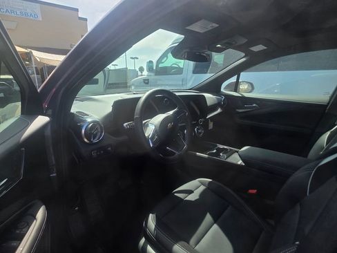 Used 2025 Chevrolet Blazer EV LT FWD image 5
