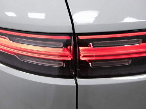 Certified 2023 Porsche Cayenne S Platinum image 34