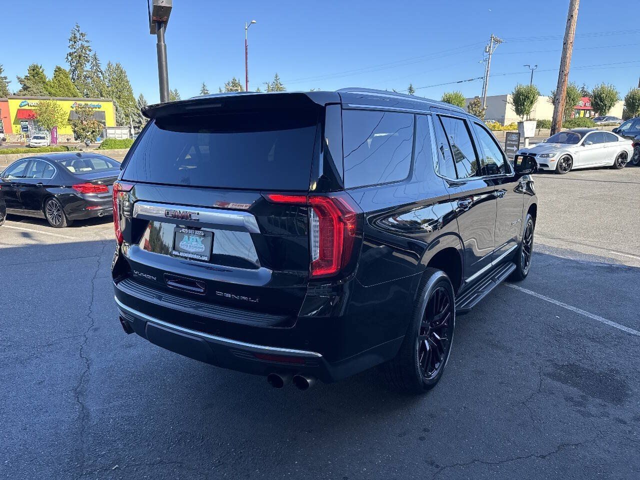 Used 2021 GMC Yukon Denali AWD/4WD image 10
