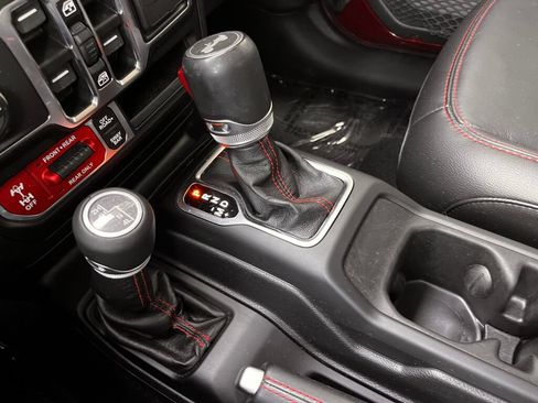 Used 2021 Jeep Wrangler Unlimited Rubicon AWD/4WD image 23