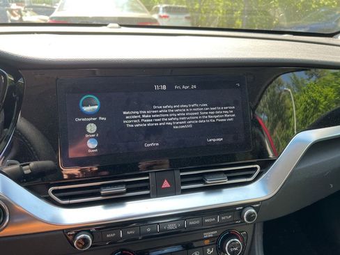 Used 2022 Kia Niro EX Premium FWD image 12