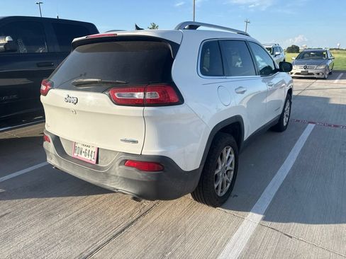 Used 2014 Jeep Cherokee Latitude w/ Comfort/Convenience Group FWD image 3