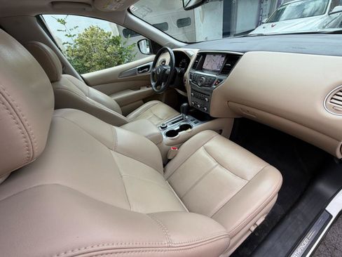 Used 2017 Nissan Pathfinder SL w/ SL Premium Package AWD/4WD image 42