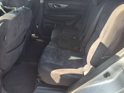 Used 2015 Nissan Rogue SV FWD image 10