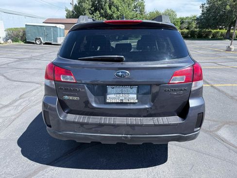 Used 2011 Subaru Outback 2.5i Limited w/ PWR Moonroof Pkg AWD/4WD image 4