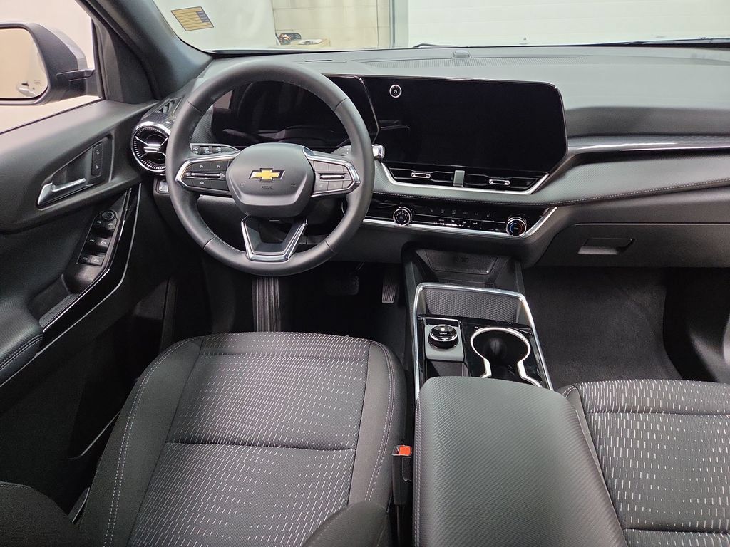 Used 2026 Chevrolet Equinox LT AWD/4WD image 13