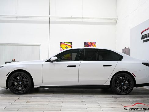 Used 2023 BMW 760i xDrive image 12