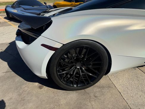 Used 2018 McLaren 720S image 4
