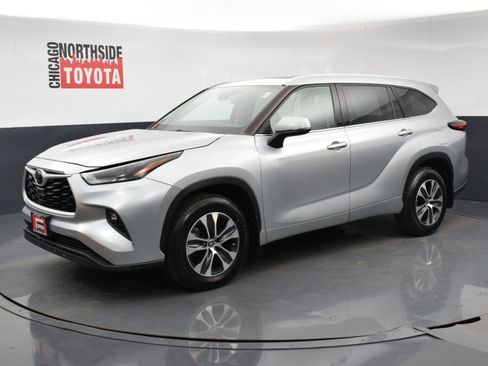 Used 2022 Toyota Highlander XLE image 8