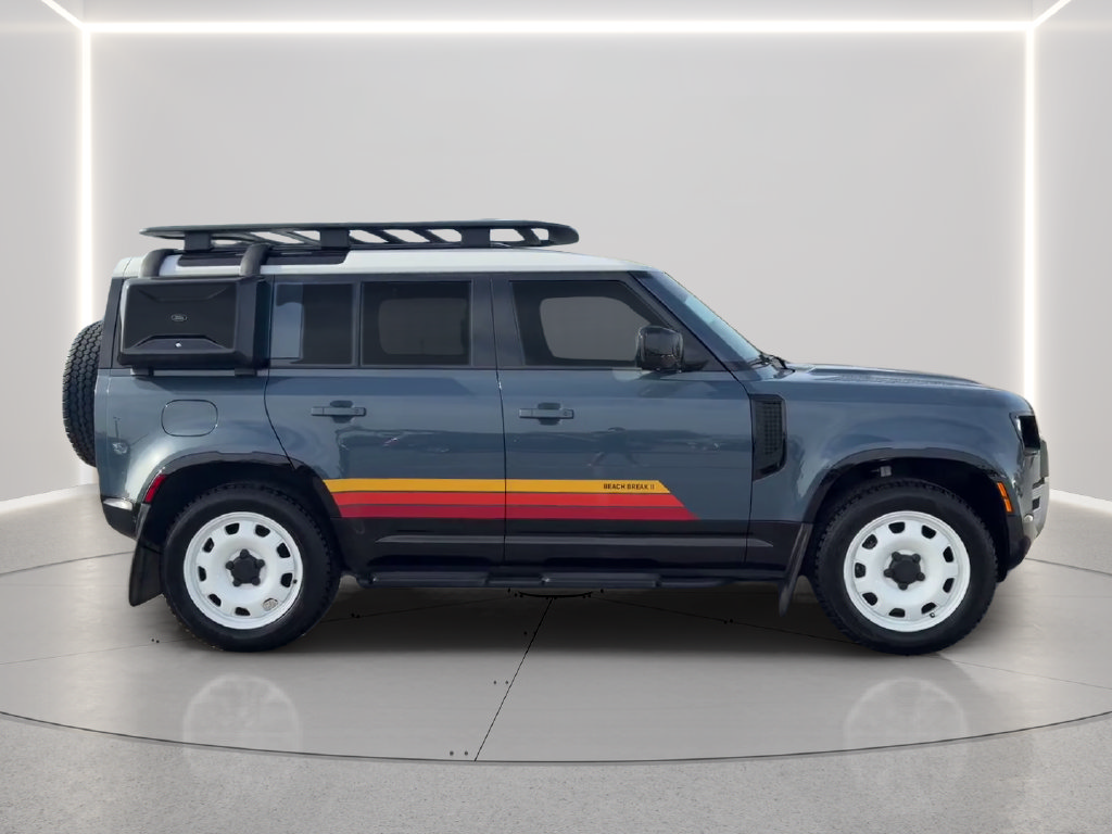 Used 2025 Land Rover Defender 110 S AWD/4WD image 4