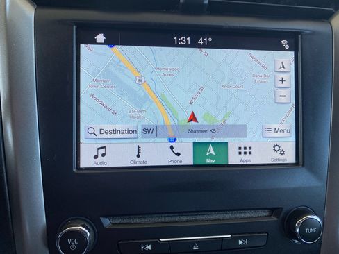 Used 2017 Ford Fusion SE w/ Fusion SE Technology Package image 20