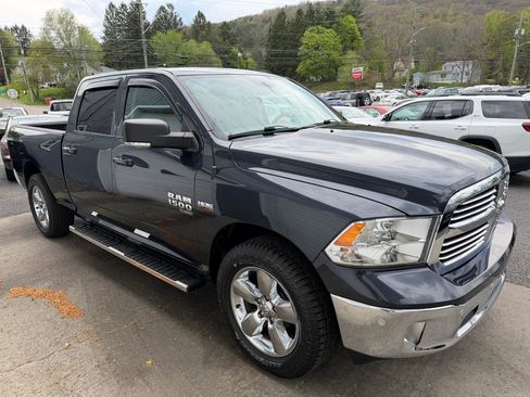 Used 2019 RAM 1500 Big Horn RWD image 3