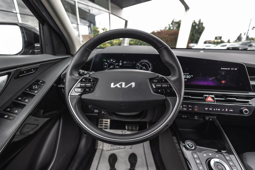 Used 2023 Kia Niro Wave w/ Wave Preserve Package FWD image 23