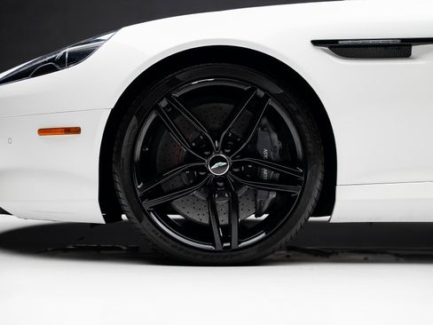 Used 2016 Aston Martin DB9 GT image 21