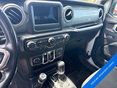 Used 2019 Jeep Wrangler Unlimited Sahara AWD/4WD image 7
