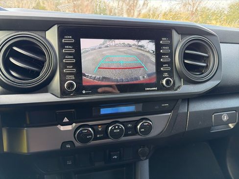 Used 2022 Toyota Tacoma SR image 12