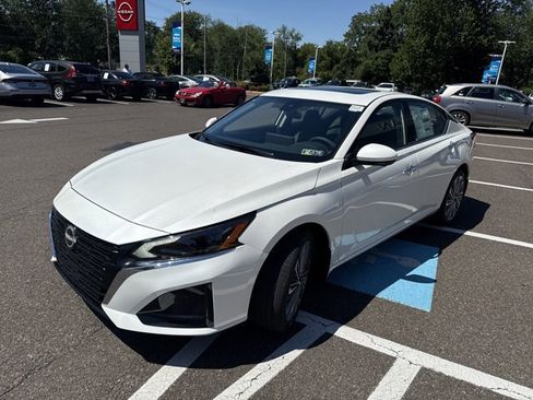 New 2025 Nissan Altima 2.5 SL image 3
