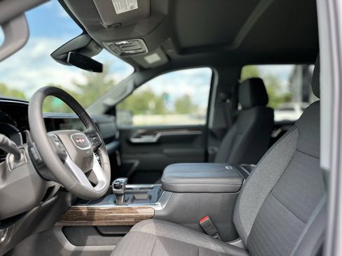 New 2026 GMC Sierra 1500 Elevation image 16